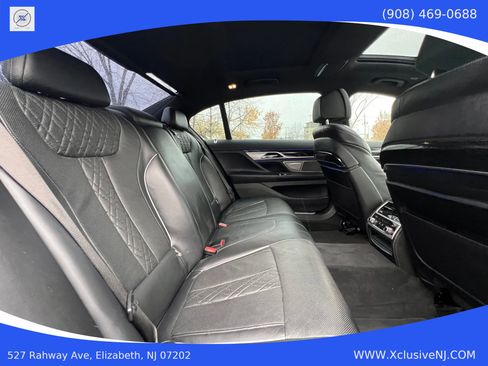Used 2019 BMW 750i xDrive w/ M Sport Package image 25