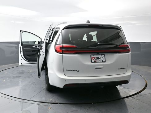 New 2026 Chrysler Pacifica Limited w/ S Appearance Package image 60