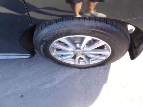 Used 2015 Nissan Pathfinder S image 9