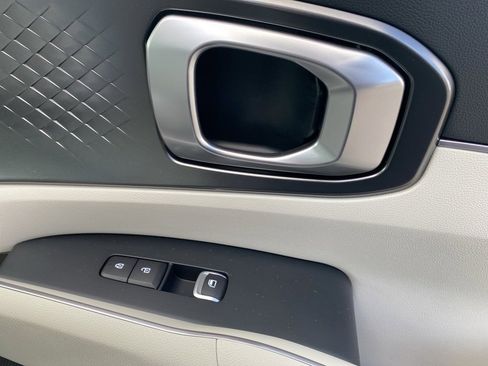 Used 2022 Kia Sorento EX w/ Panoramic Sunroof Package image 12