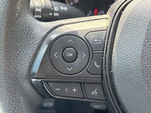Used 2019 Toyota RAV4 XLE w/ Convenience Package FWD image 29