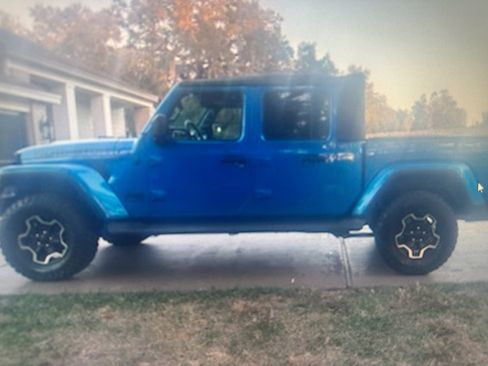 Used 2021 Jeep Gladiator Sport image 3