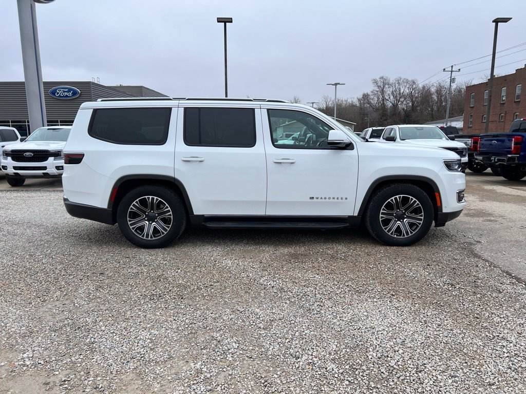 Used 2022 Jeep Wagoneer Series III AWD/4WD image 9