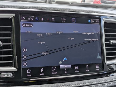 Certified 2022 Chrysler Pacifica Touring-L w/ Uconnect Theater Family Group FWD image 20