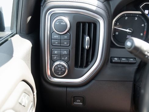 Used 2023 GMC Sierra 3500 Denali w/ Denali Black Diamond Edition image 9