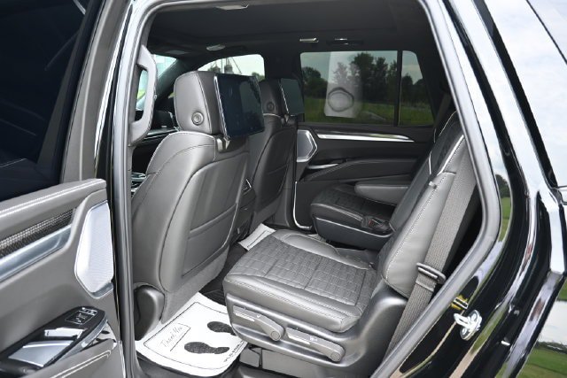 Used 2026 Cadillac Escalade V AWD/4WD image 26