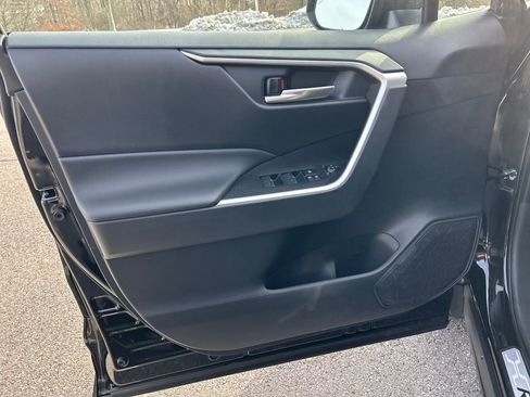 New 2025 Toyota RAV4 XLE image 18