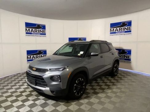 Used 2023 Chevrolet TrailBlazer LT w/ Convenience Package AWD/4WD image 6