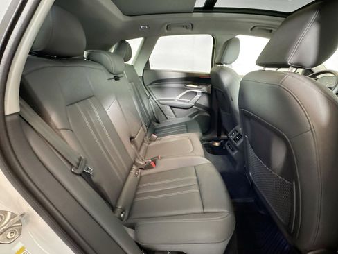 Used 2025 Audi Q5 Premium w/ Convenience Package image 25