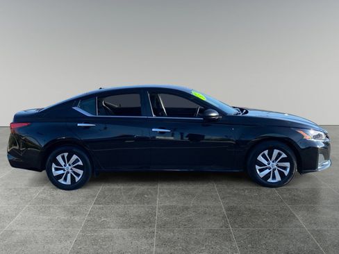 Used 2025 Nissan Altima 2.5 S FWD image 6