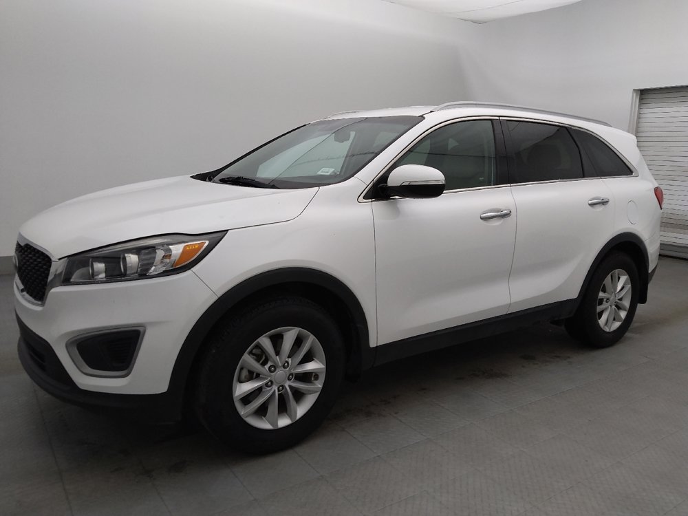 Used 2017 Kia Sorento FWD w/ LX Convenience Package image 2