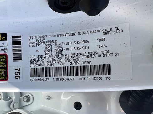 Certified 2018 Toyota Tacoma TRD Off-Road AWD/4WD image 43