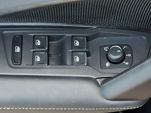 Certified 2025 Volkswagen Tiguan SEL R-Line AWD/4WD image 26