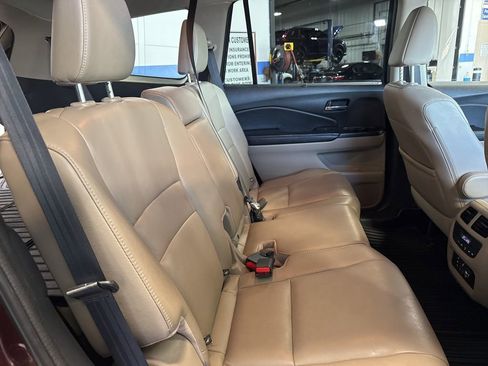 Used 2016 Honda Pilot Touring image 29