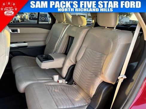 Used 2021 Ford Explorer XLT image 29