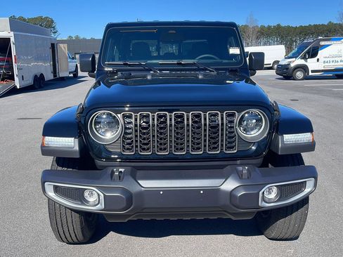 New 2026 Jeep Gladiator Sahara image 2