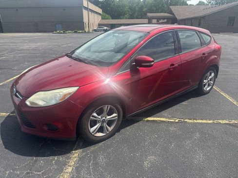 Used 2013 Ford Focus SE FWD image 2