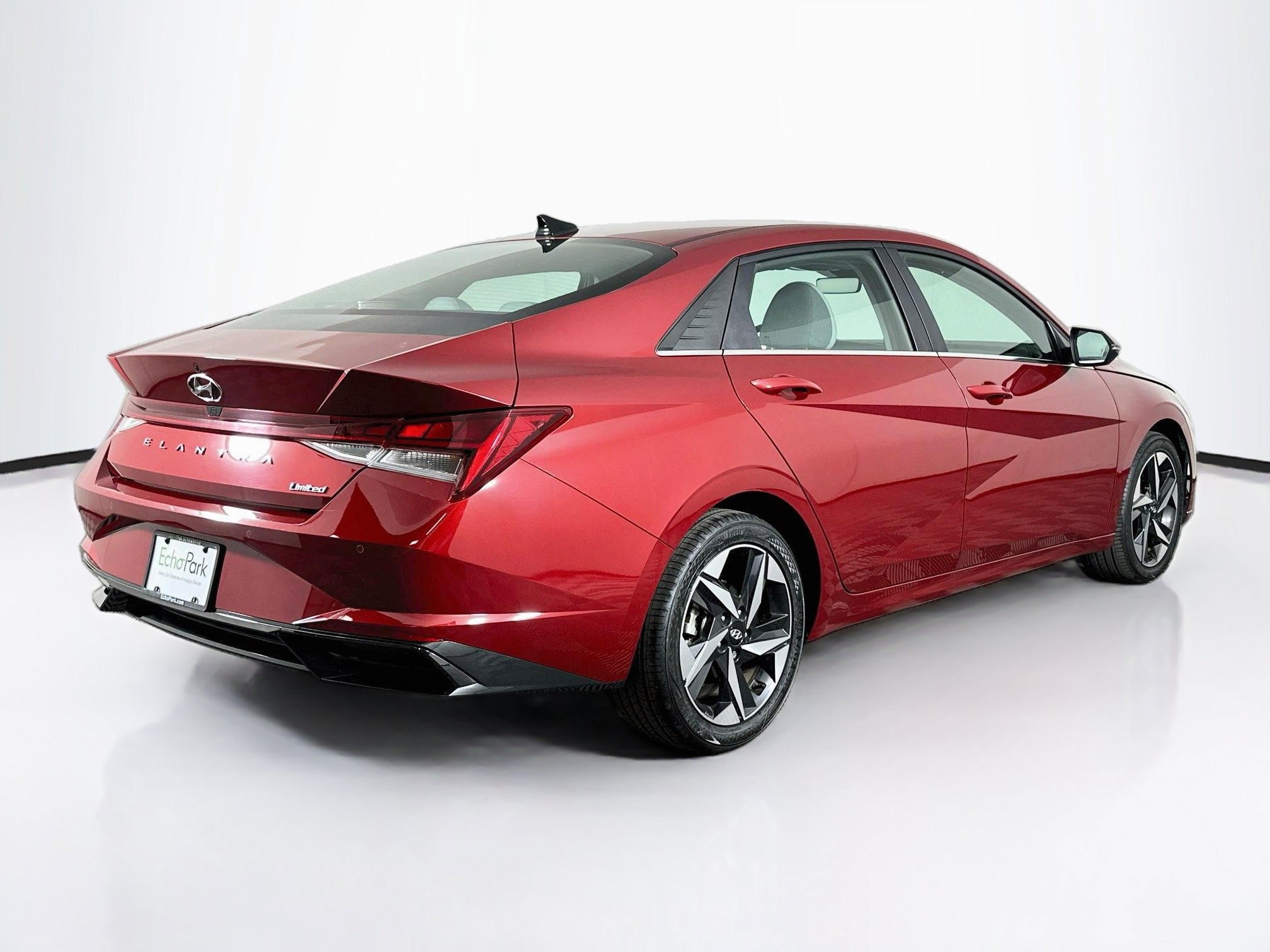Used 2023 Hyundai Elantra Limited FWD image 9