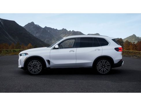 New 2026 BMW X5 sDrive40i image 4
