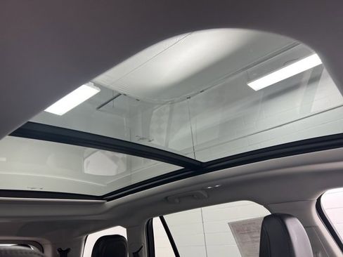 Certified 2025 Lincoln Aviator AWD image 31