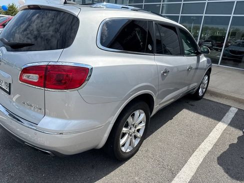 Used 2017 Buick Enclave Premium w/ Experience Buick Package FWD image 7