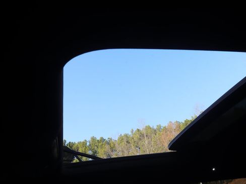 Used 2024 Volkswagen Tiguan SE R-Line image 24