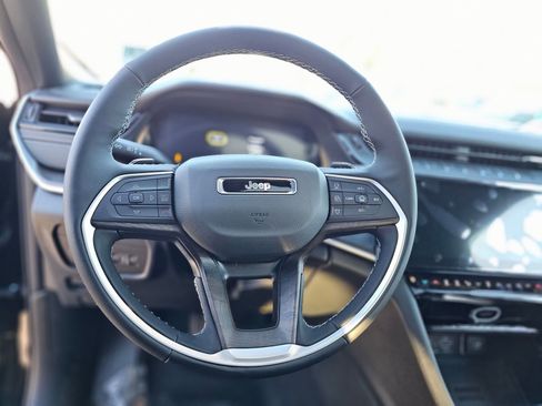 New 2026 Jeep Grand Cherokee Altitude image 22