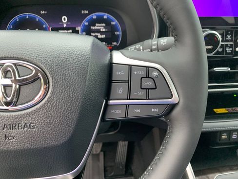 New 2026 Toyota Highlander Platinum AWD/4WD image 30