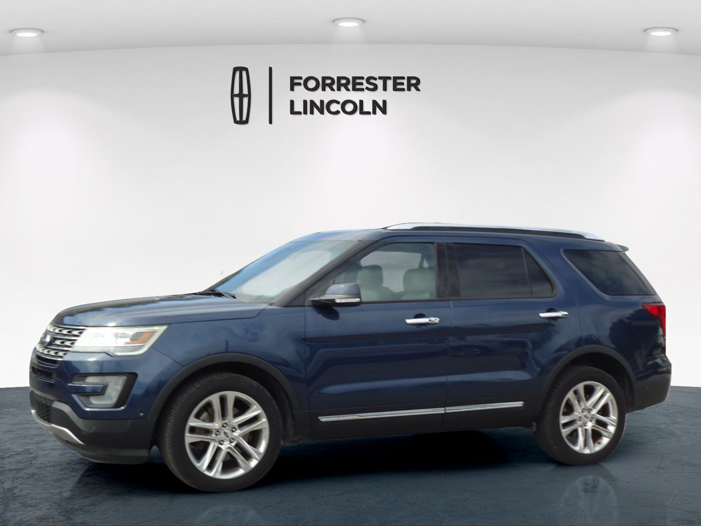 Used 2017 Ford Explorer Limited w/ Equipment Group 301A AWD/4WD image 6