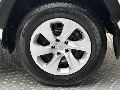 Used 2024 Toyota RAV4 LE AWD/4WD image 6