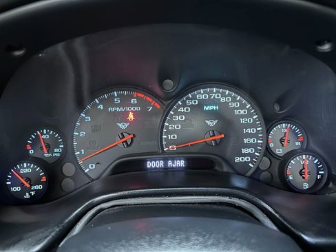 Used 2001 Chevrolet Corvette Convertible w/ Preferred Equipment Group2 image 17