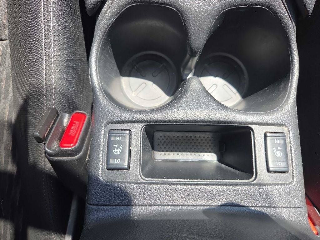 Used 2018 Nissan Rogue SV FWD image 13