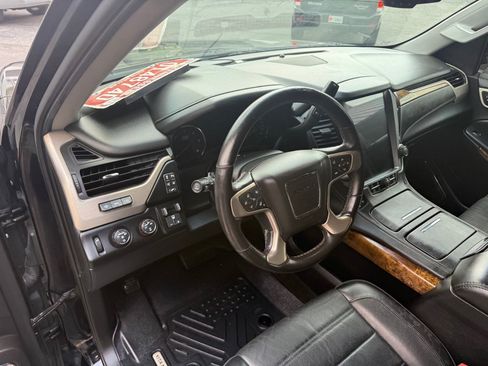 Used 2015 GMC Yukon Denali w/ Premium Package AWD/4WD image 33