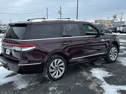 Used 2023 Lincoln Navigator Reserve w/ Equipment Group 201A image 7
