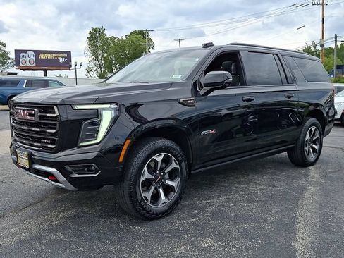 Used 2025 GMC Yukon XL AT4 Ultimate AWD/4WD image 3