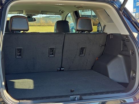 Used 2024 GMC Terrain AT4 w/ Infotainment Package II image 9