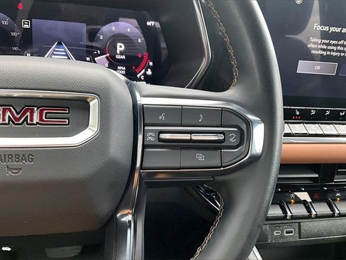 Used 2024 GMC Canyon AT4 image 12