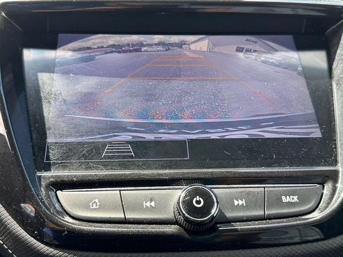 Used 2022 Chevrolet TrailBlazer LT w/ Convenience Package FWD image 4