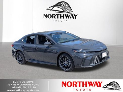 New 2026 Toyota Camry SE FWD image 1