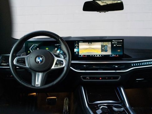 Used 2024 BMW X6 xDrive40i w/ Premium Package image 22