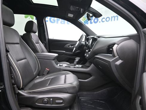Used 2022 Chevrolet Traverse Premier image 7