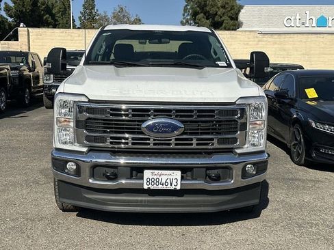 Used 2024 Ford F250 XLT image 2