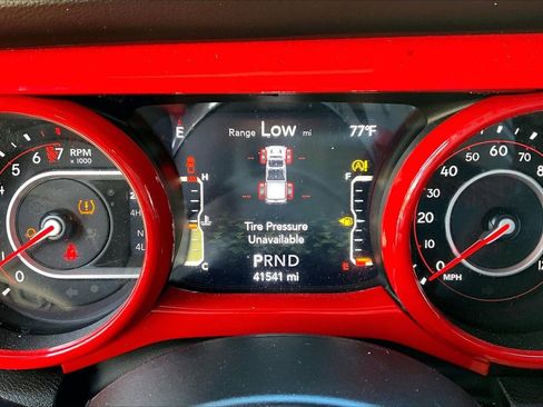 Used 2022 Jeep Gladiator Rubicon w/ Trailer Tow Package image 12