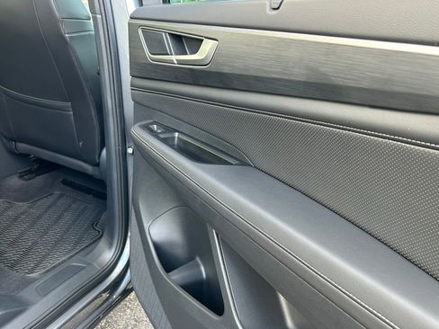 Used 2024 Volkswagen Atlas Cross Sport SE image 34