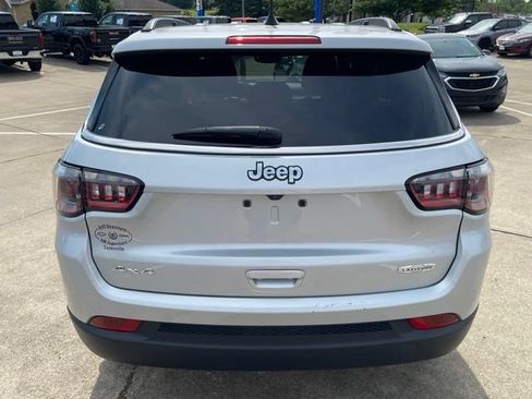 Used 2024 Jeep Compass Latitude AWD/4WD image 6