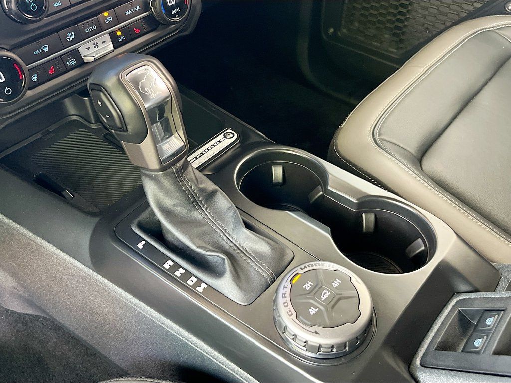 Used 2025 Ford Bronco Outer Banks AWD/4WD image 17