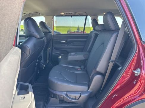 Used 2026 Toyota Grand Highlander AWD Hybrid image 16
