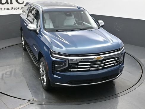 New 2026 Chevrolet Suburban Premier w/ Sun And Tow Package AWD/4WD image 26