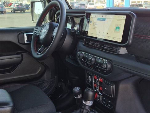 Used 2024 Jeep Wrangler Unlimited Rubicon w/ XTREMEE 35" Tire Package image 11