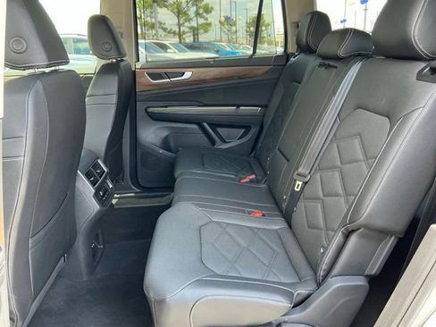 Certified 2025 Volkswagen Atlas SE AWD/4WD image 15